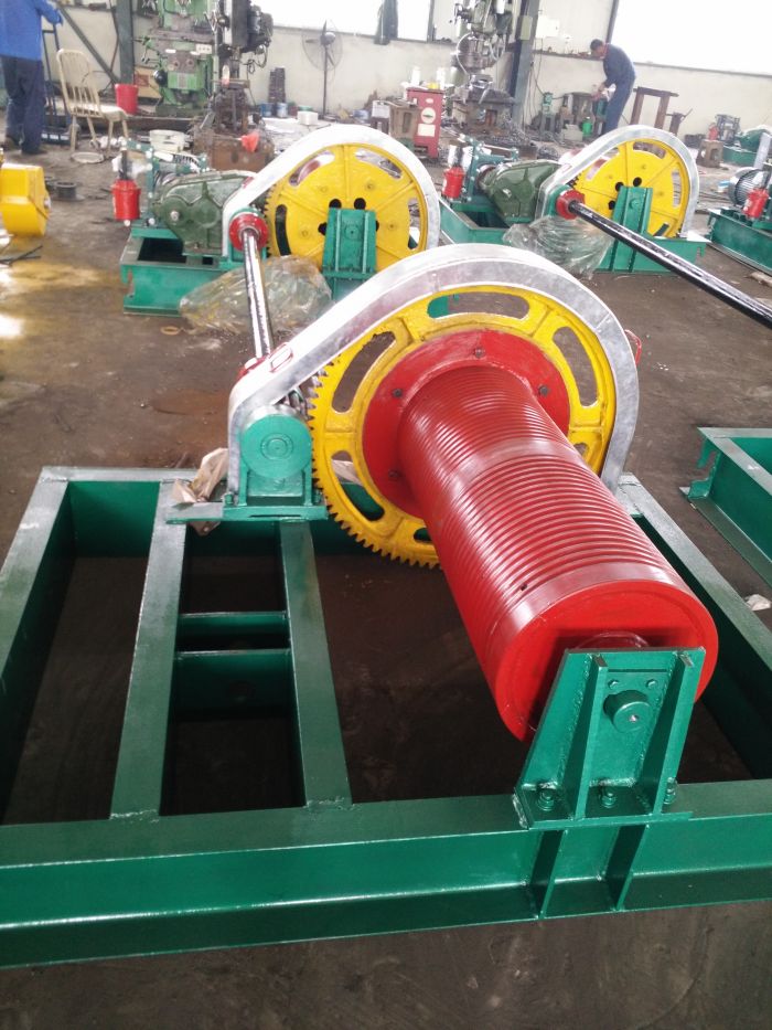 QPK雙吊點卷揚式啟閉機副機