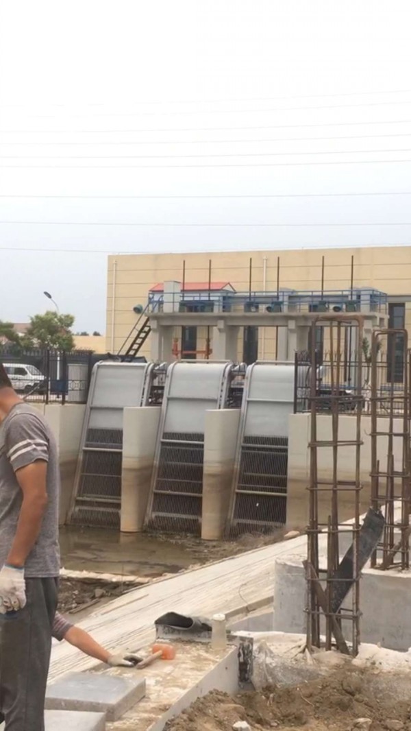 安裝3年的清污機設備運行正常,客戶又加裝兩套! 安裝3年的清污機設備運行正常,客戶又加裝兩套!