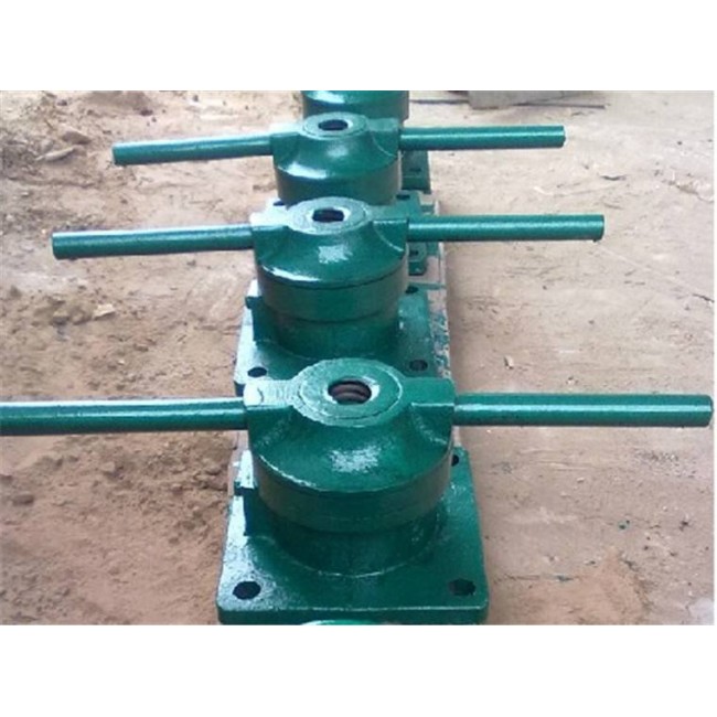 平推式螺桿啟閉機