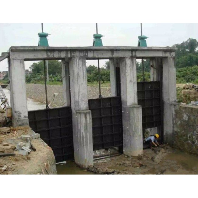 一體式鑄鐵閘門現場